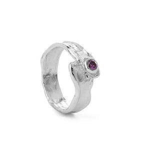 Silver ring with zirconia stone